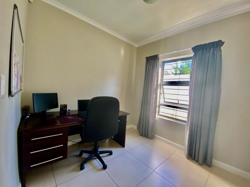 To Let 3 Bedroom Property for Rent in Pinehurst Western Cape